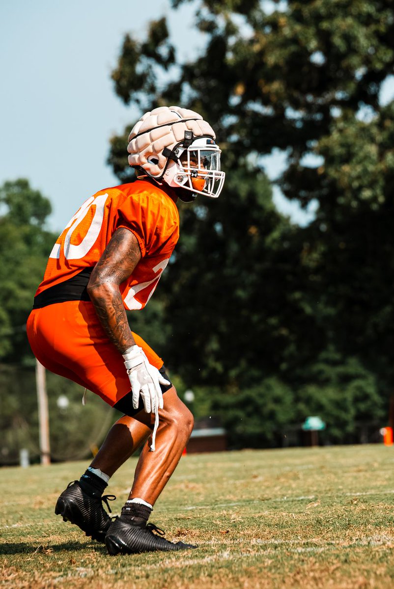 GoCamelsFB's tweet photo. Day by day 😤

#FightAsONE | #RollHumps 🐪🏈 https://t.co/kLR0e4cesf