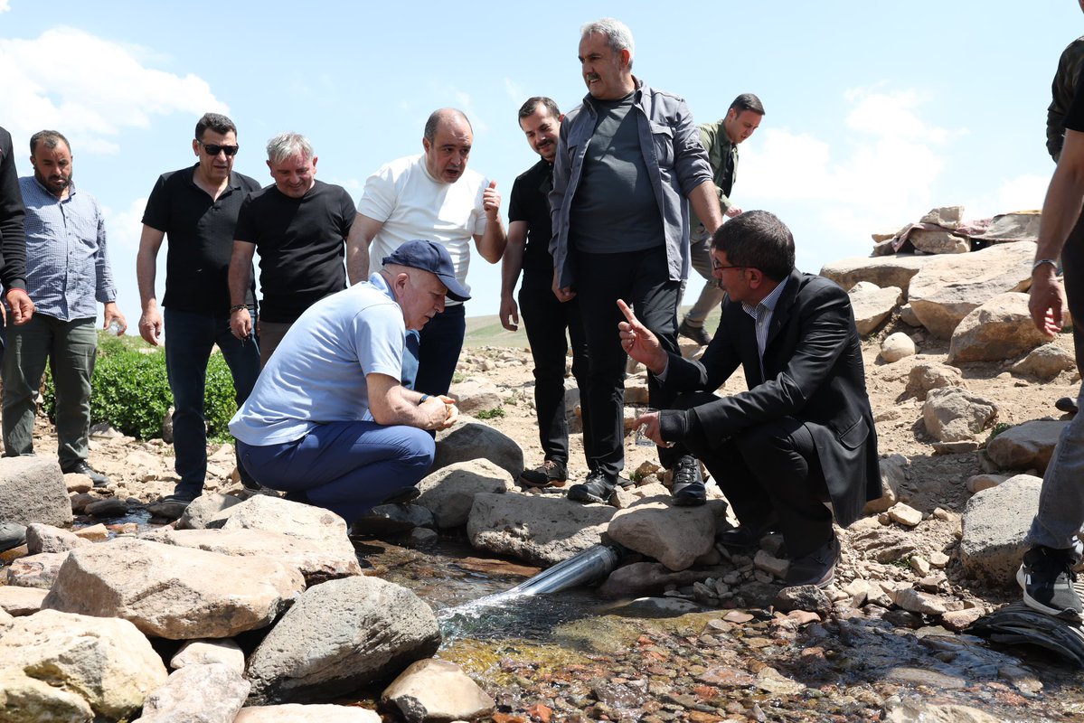 mehmetsekmen's tweet photo. Yakutiye İlçemiz Akdağ Mahalle’mizde Dumlubaba suyunun çıktığı kaynakta incelemeler yaparak yayladaki kıymetli vatandaşlarımızla hasbihâl ettik. 

Ardından Akdağ Mahallesi Millet Konağı’mızda ve Akdağ Mahalle Muhtarlığı’mızda canım hemşehrilerimizle bir araya geldik. 

Bu vesileyle Akdağ Mahalle Muhtarımız Sadık Yıldız kardeşime misafirperverliğinden ötürü teşekkür ediyorum.
