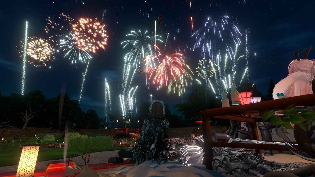 agy_ya's tweet photo. 友達に会いに行ったら、そこは
花火大会のクライマックスでした 。

#VRC #VRCHAT https://t.co/IgTLdezBCj