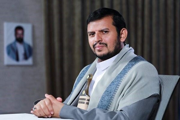 TahaniRights's tweet photo. اليوم يقف كل أبناء المحافظات الجنوبية المحتلة صفًا واحدًا خلف السيد القائد عبد الملك بدر الدين الحوثي لتحرير ما تبقى من اليمن شمالًا وجنوبًا من المحتل السعودي البغيض. هذا الوقوف لم يأتِ من فراغ، بل لأن الجنوبيين وجدوا في هذا القائد المنقذ لليمن، كل اليمن، وعلينا جميعًا التسليم له https://t.co/3LJBS5Tnd9