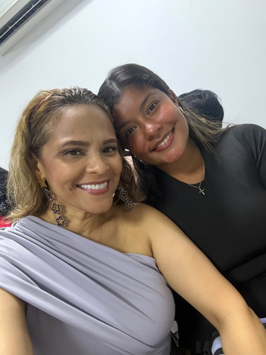 MiltonRomo's tweet photo. En la integración de piñoneros anoche. https://t.co/wRwW1sQRzw