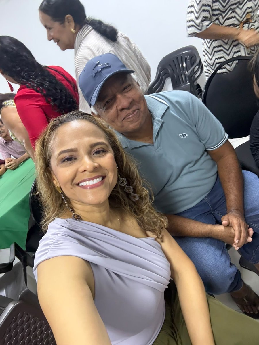 MiltonRomo's tweet photo. En la integración de piñoneros anoche. https://t.co/wRwW1sQRzw
