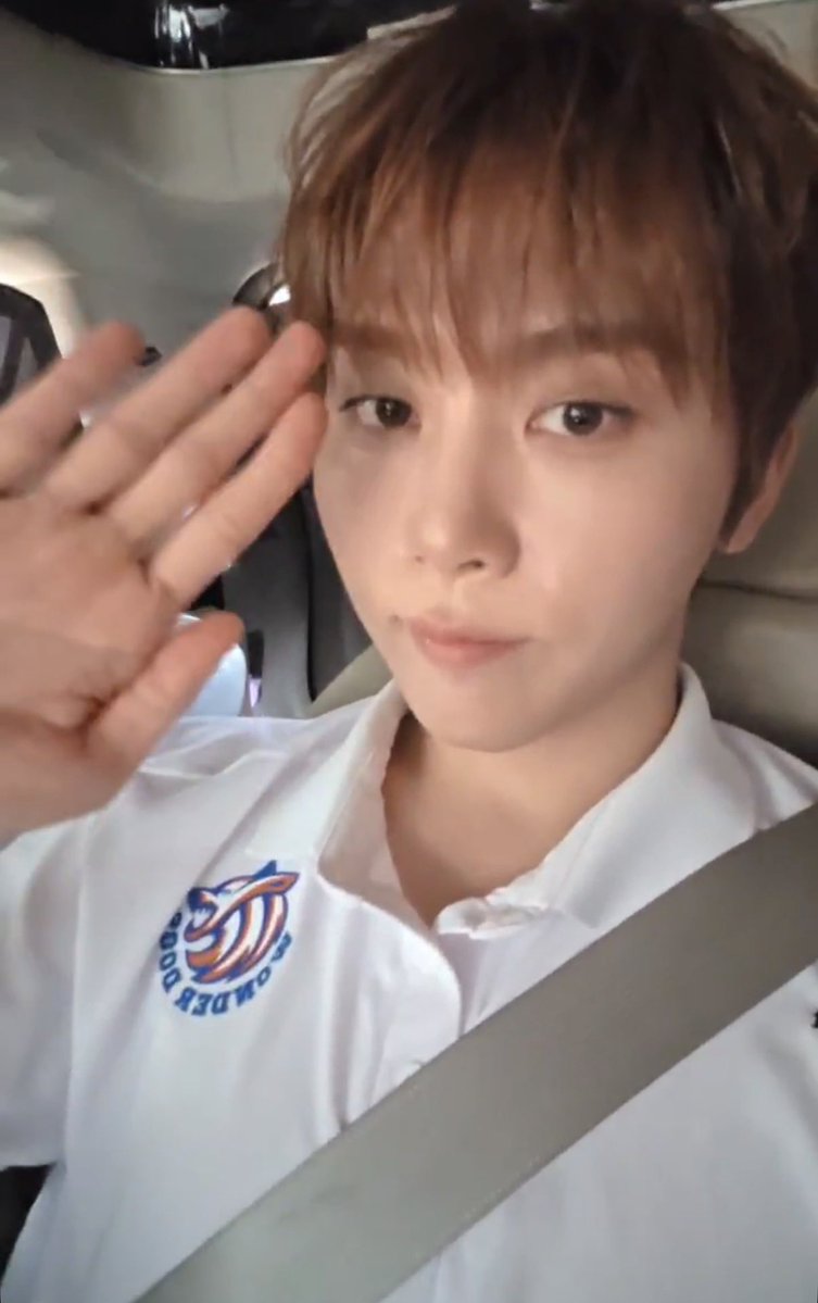 minghaocheoI_'s tweet photo. carats are really so spoiled bc wdym we got 4 lives today 😭😭😭😭 

jihan live
seungkwan live
monthly meeting live
minghao voice live

we even got dino's teaser 2 for party rock rock today oh my god WE GOT SO MUCH THANK U SVT ILY 😭 https://t.co/QQYmw11Fw2