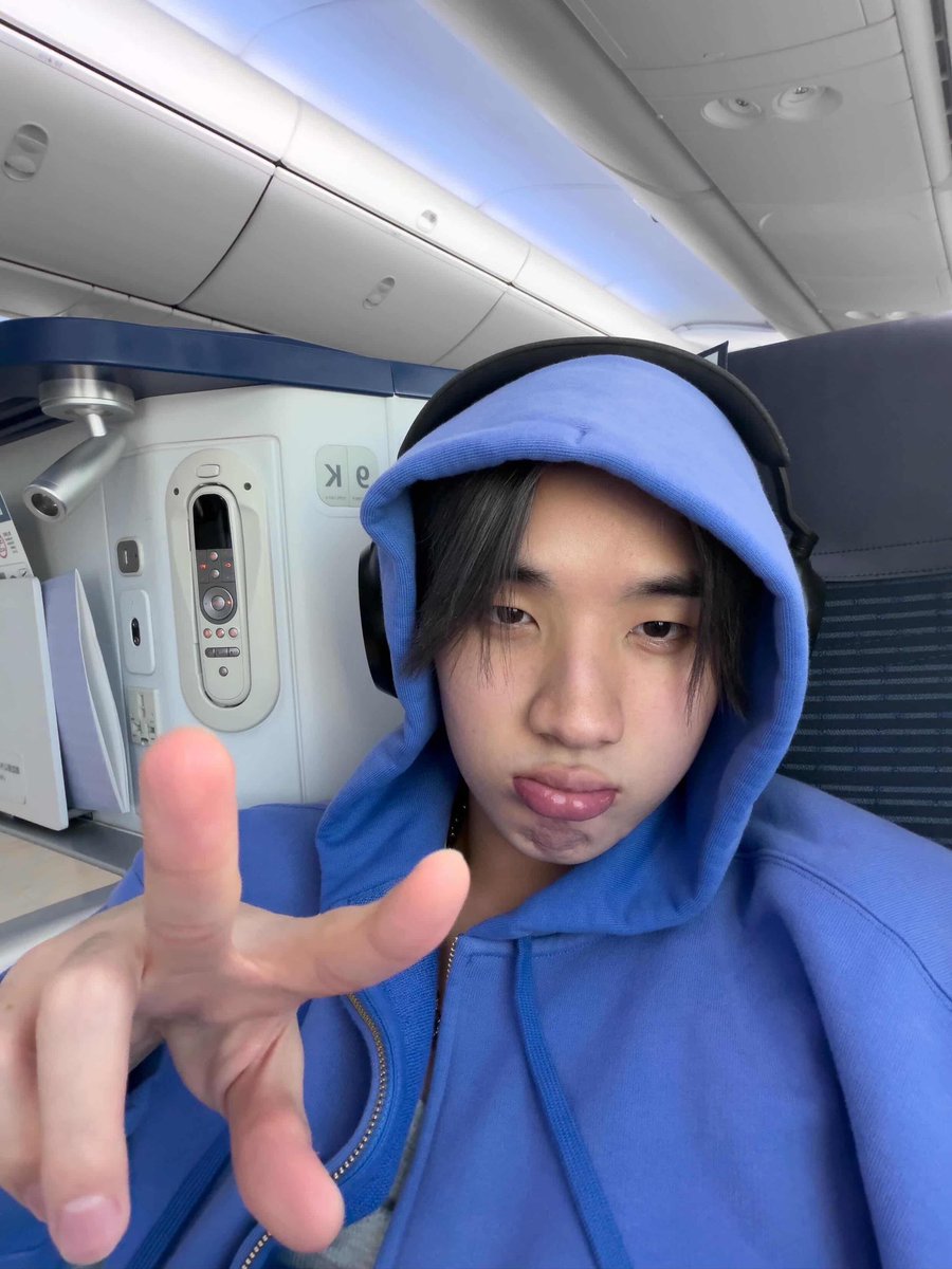 blackhairregina's tweet photo. pouty Hong to bless your timeline today 🩶 https://t.co/aejMEsiiC7