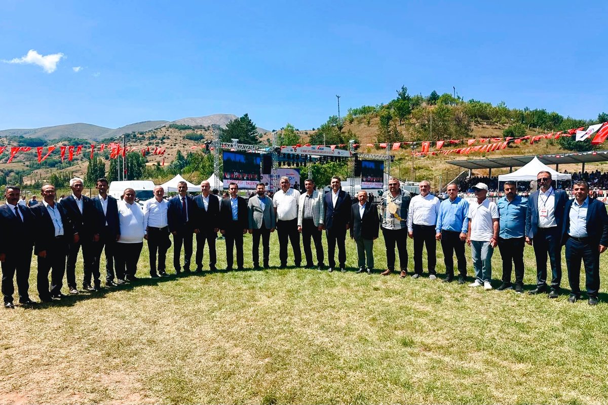 MevlutOztekin's tweet photo. Sivas Doğanşar Belediye Başkanımız Hasan Hüseyin Karataş ve hemşehrilerimiz ile bir araya geldik.

Kaymakamımız Yüksel Kara, Meclis Üyelerimiz, İlçe Başkanlarımız, Dernek ve STK Temsilcilerimiz ile Doğanşar İlçemizin 57. Ahmet Ayık Karakucak Güreşleri ve Festivali’ne katılım sağladık.

Nazik misafirperverlikleri için teşekkür ediyorum.