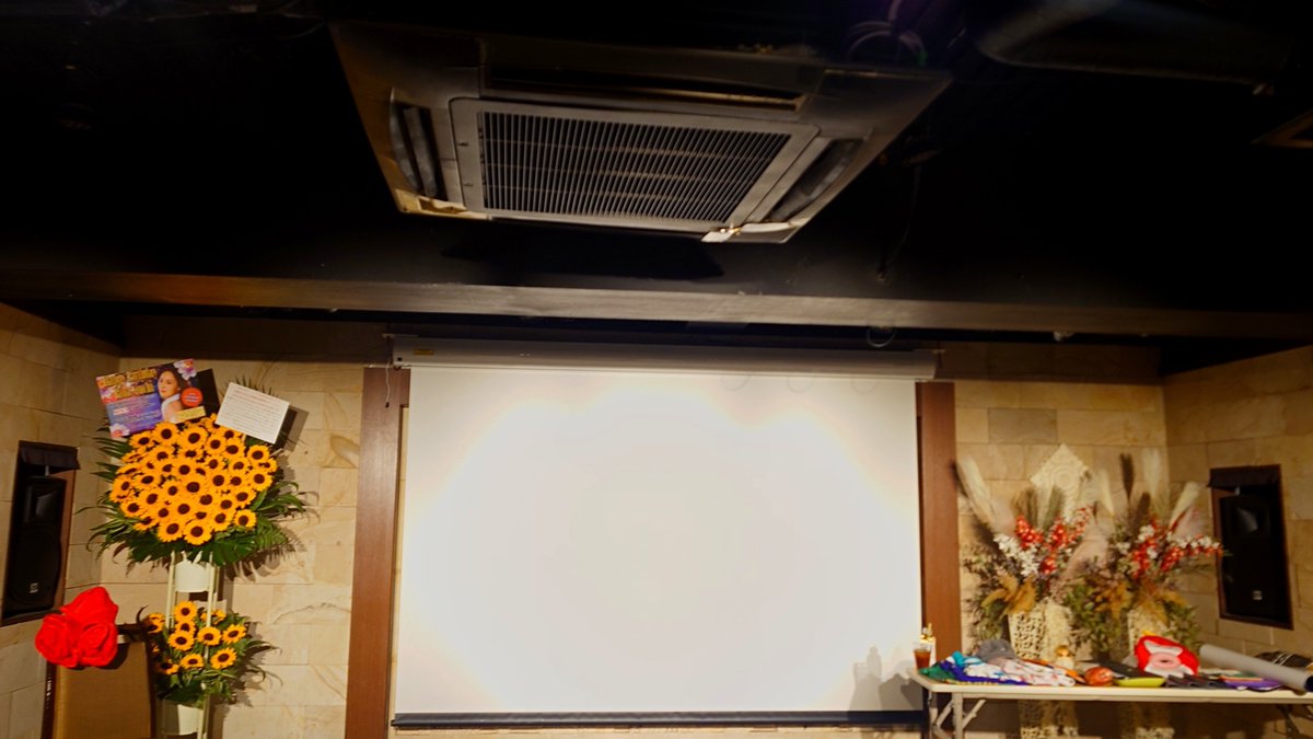 rockmanseb's tweet photo. ライブの後は「2026 RINA AIUCHI Anniversary Countdown Party」へ。
末尾が6の年を振り返るトークコーナー、私物有り景品のビンゴ大会、写真・チェキ撮影などと盛り沢山でした！
ビンゴは残念ながら入賞出来ませんでした😓
綺麗な里菜さんと大勢のファンの方々と楽しい時間を共有出来て良かったです😊 https://t.co/fMkaLUhK5g