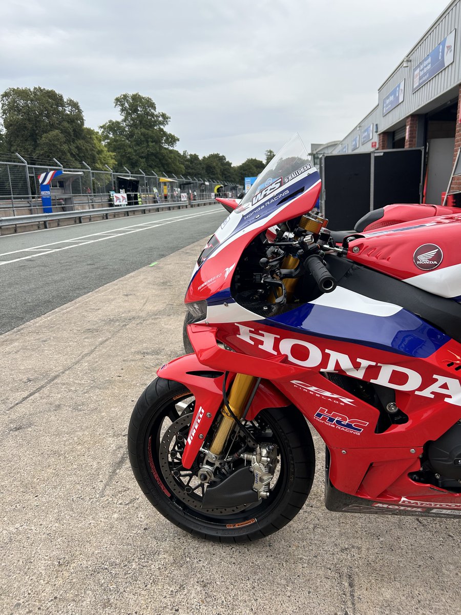 Oulton_Park's tweet photo. And that's a wrap on another fantastic weekend of the ZYN @OfficialBSB Championship here at Oulton Park 🥲

We were treated to some brilliant racing and weather and we hope you all enjoyed it too 🙌

Have a safe journey home and we'll see you all again soon 👋 https://t.co/q9A6epe3JN