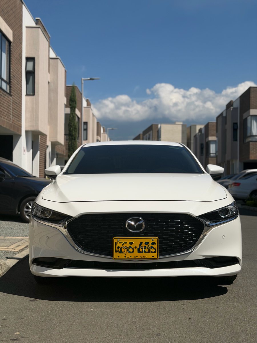 nocarcontext's tweet photo. Mazda 3 Touring 🤍🤍 https://t.co/mAU6JiT7d6