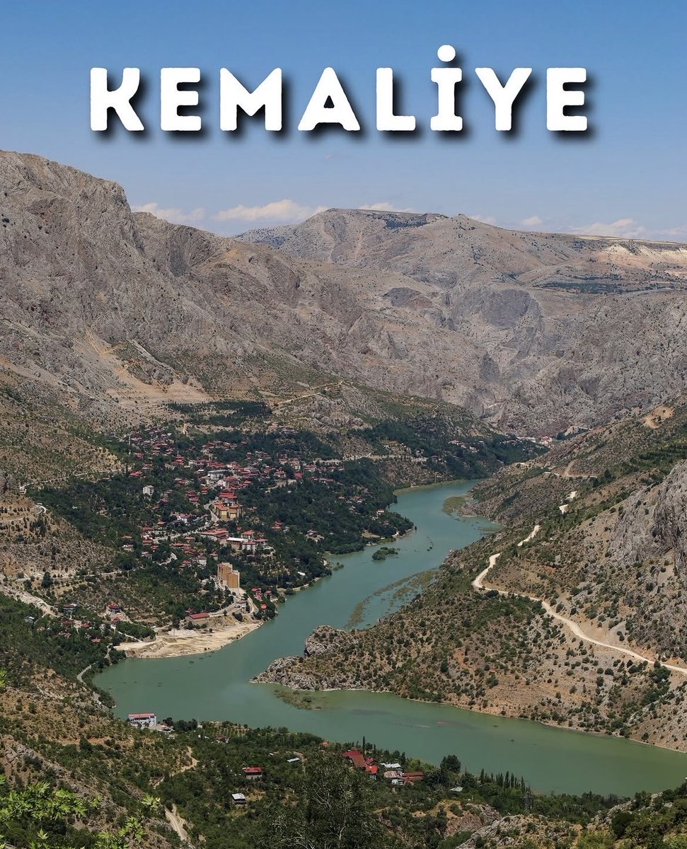 hattatberk's tweet photo. Yoksa siz hâlâ Erzincan’ın Kemaliye İlçesini görmediniz mi? Yerel mimarisi, düzenli köyleri, Fırat’ın kolu olan Karasu, Apçağa, Salihli, Beşiktaş ve Başbağlar köyünü mutlaka görmelisiniz..! Kemaliye’yi çok seveceksiniz. Aklımın ve gönlümün kaldığı yerlerdendir… https://t.co/139JIpVg3H
