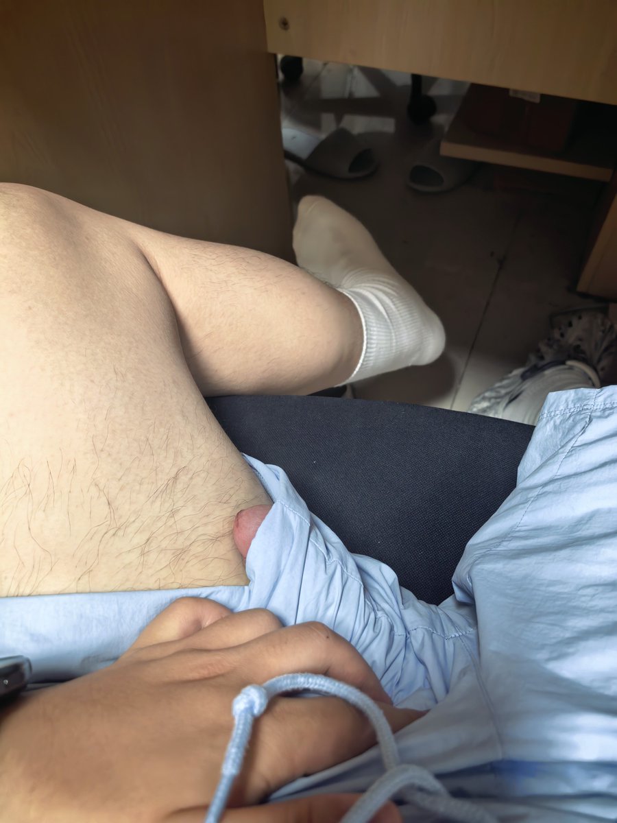 Zdshnn's tweet photo. 张开腿拥有一切 https://t.co/mlaLTmZH7X