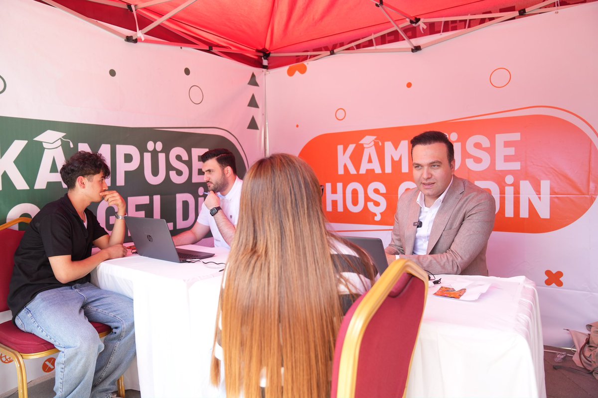 yenisecmengm's tweet photo. 📍 Fatih / İstanbul

Tercih Buluşmaları kapsamında, Gençlik Kolları Genel Başkanımız Sayın Yusuf İbiş ile üniversite tercih sürecindeki gençlerimizle bir araya geldik.

Samimi sohbetlerin ve kıymetli tecrübelerin paylaşıldığı programda, gençlerimizin gelecek yolculuğuna eşlik ettik. Tercih döneminde de her zaman yanlarındayız. 💙