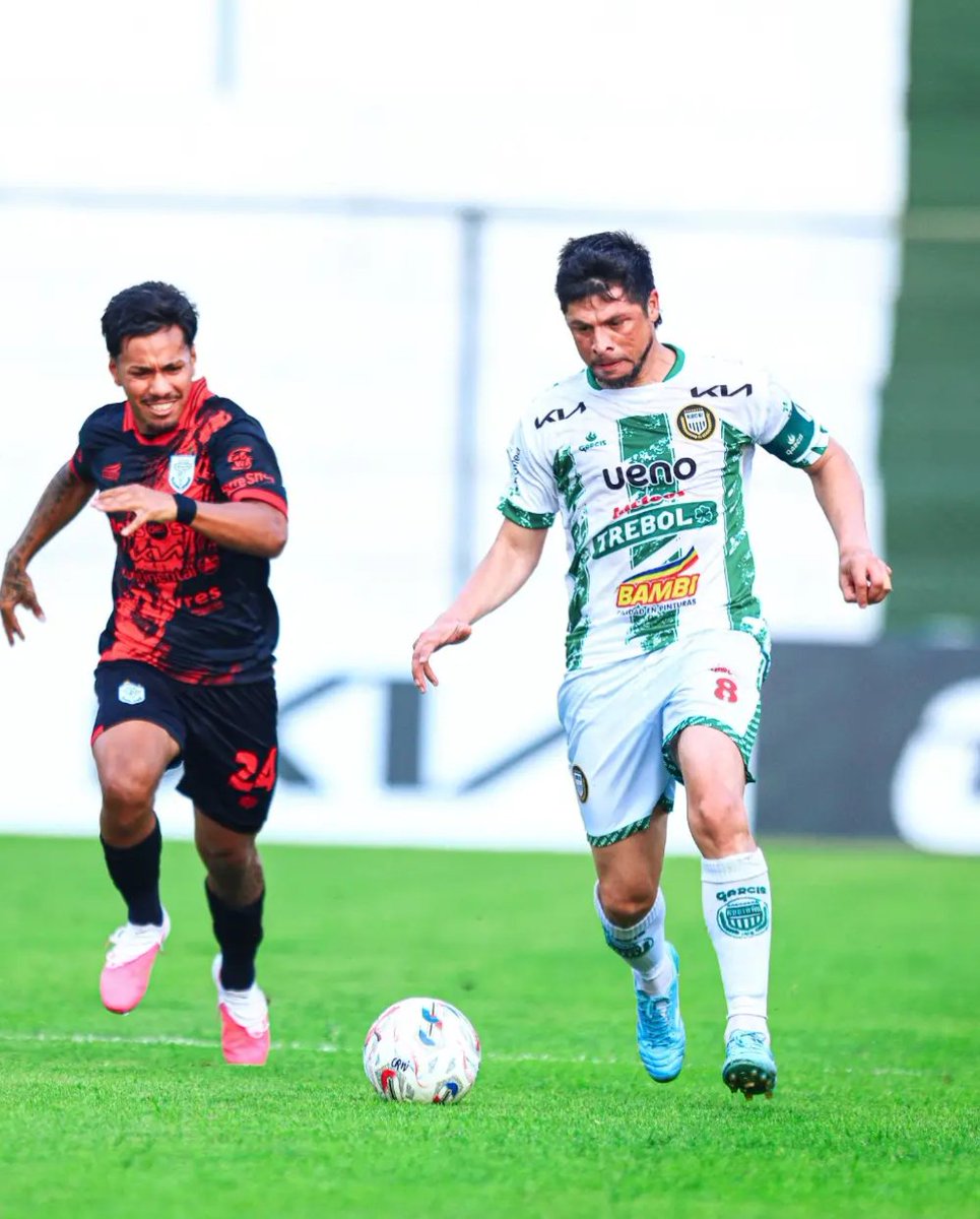 FALG1080am's tweet photo. ⚽ ¡Domingo futbolero en Sajonia! 🏟️

Olimpia va por su primera victoria en el torneo ante Rubio Ñu, que necesita sumar para salir de la zona roja del promedio.

🎙️ Viví la previa desde las 15:00Hrs por @AM_1080

🎤 Relata: @ArturoMRubin
🎙️ Comenta: @ricardof73
🎧 Cronista: @GermanTillner
📰 Mesa informativa: @Insfranglz

#AM1080 📻