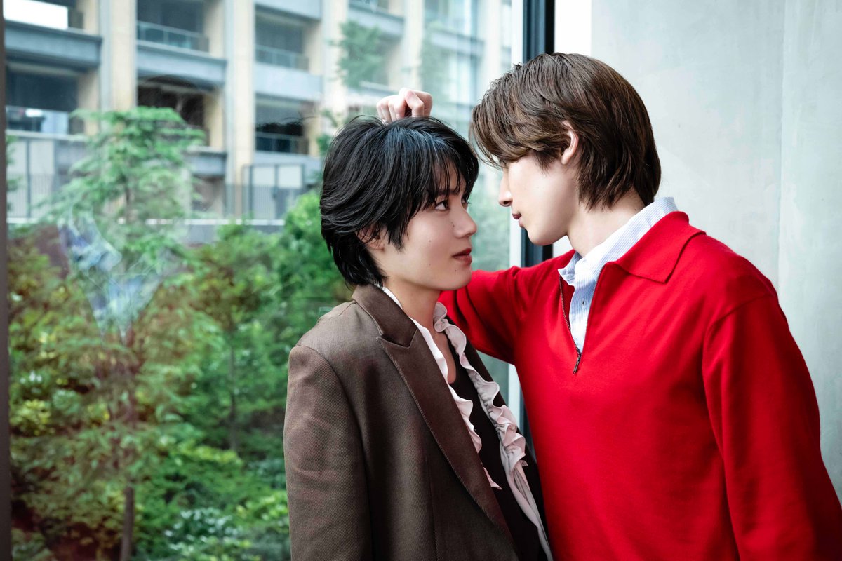 TVGweb's tweet photo. ゲンジブ・小泉光咲×四坂亮翔
「陽キャ集団にいる芹沢は、
俺の前だと様子がおかしい」interview✍️🏻
----

演じる鈴木と芹沢への共感、
意外な役作りの裏側も告白🏫

初共演のほんわかコンビ
お互いの魅力や”焼肉”エピも💭
「光咲くんとは自然体でいられる」

https://t.co/9vHTBDb4zi

#陽キャ集団 https://t.co/ZOq1ufERfb