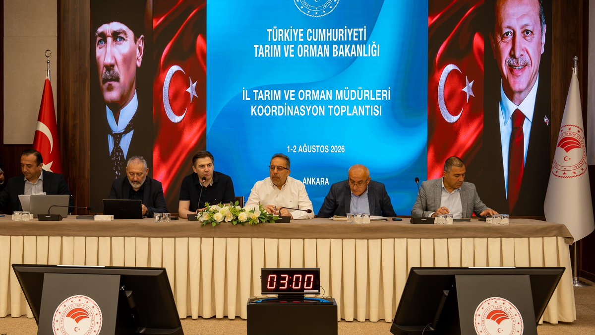 AhmetGumen's tweet photo. 🎯Tarımda başarı; güçlü koordinasyonun, ortak aklın ve sahaya hâkim bir yönetim anlayışının eseridir.

📋 Tarım ve Orman Müdürlerimizle, üretim planlamasından hayvancılığa, kırsal kalkınmadan tarım sigortalarına kadar sektörümüzün önceliklerini kapsamlı şekilde değerlendirdik. 

🐄🌱Her kararımızın merkezinde üreticimiz, gıda arz güvenliğimiz ve ülkemizin geleceği yer alıyor.

📈Türkiye'nin üretim gücünü daha da ileri taşımak için aynı inanç, aynı kararlılık ve aynı hedef doğrultusunda çalışmaya devam edeceğiz.

🤝Bu süreçte özveriyle görev yapan tüm İl Tarım ve Orman Müdürlerimize, Bakanlığımızın merkez ve taşra teşkilatında fedakârca emek veren tüm çalışma arkadaşlarımıza teşekkür ediyor; görevlerinde başarılar diliyorum.

🌾 Güçlü tarım, güçlü Türkiye demektir.

🇹🇷 #TürkiyeYüzyılı'nı tarım ve ormanda hep birlikte inşa ediyoruz. 

@ibrahimyumakli @TCTarim
📍 İl Tarım ve Orman Müdürleri Koordinasyon Toplantısı
🗓️ 1–2 Ağustos 2026 | Ankara