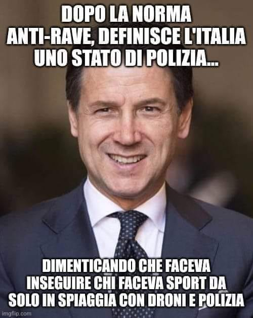 viaggrego's tweet photo. Ma ve lo #ricordate ancora quando #Conte #chiuse tutti gli #Italiani in #Casa e faceva #inseguire la #Gente in #Spiaggia con #Droni e #Polizia ? #Lui forse lo ha gia' #dimenticato ! Leggi Qui:
https://t.co/ZUp0qzTVGP https://t.co/cOq4XrZxkE