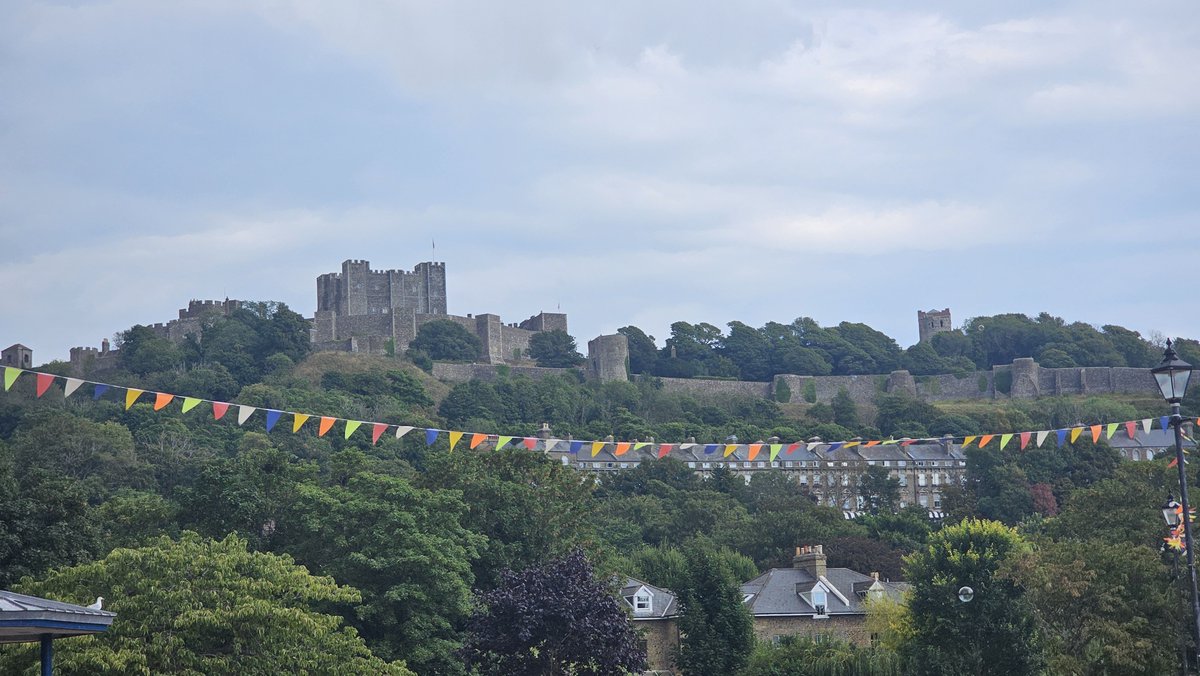 MrC_Copperpot's tweet photo. Castle on a summer's day why not.
Dover Castle is quite the majestic sight to take in.
#Castle #Dover #DoverCastle #EnglishHeritage #History
#Summer https://t.co/p0Onoe5SzY
