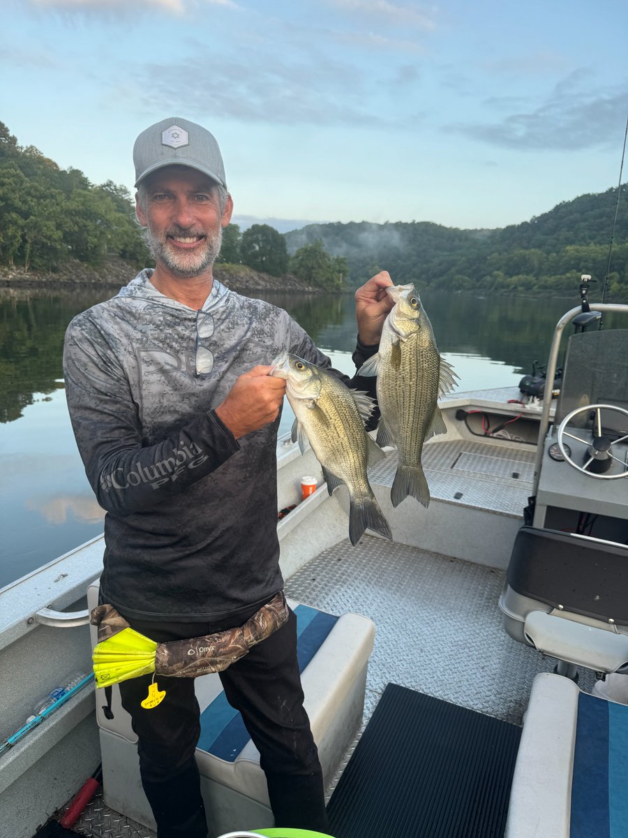 Capt_Billy_TN's tweet photo. Another awesome morning on the water! My guest caught more White Bass than I have seen all summer too! Check out my guide service here: https://t.co/D4jNvYQ0kV #guidelife #fishing https://t.co/OaxmKTMXHl