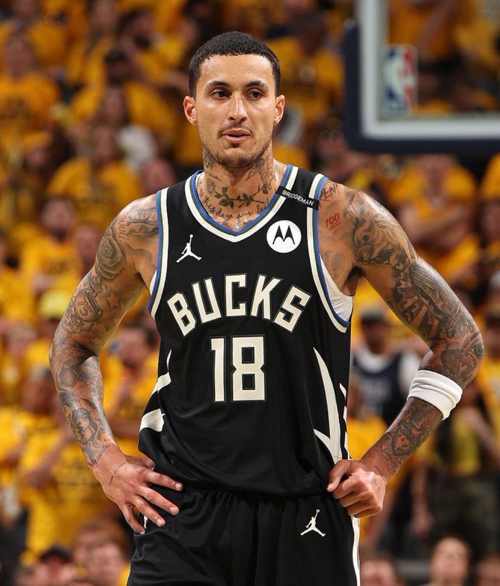 TheNBACentel's tweet photo. Kyle Kuzma is in serious “talks” to commit to AI.

He is reportedly weighing his options between ChatGPT, Grok, Gemini and Claude.

(Via @TMZ_Sports) https://t.co/0Z9wEv0ccW