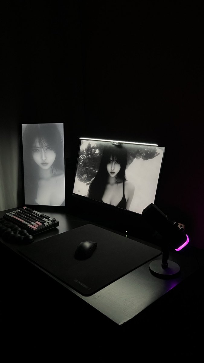 laryztech's tweet photo. #desksetup https://t.co/YR5BoNbeTW