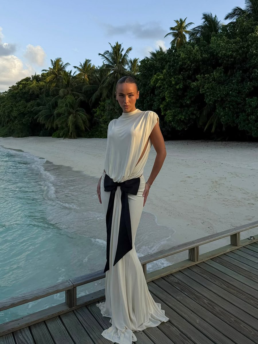 lisatellbe6lsk's tweet photo. This is the season part || outfit inspo for holiday vacay https://t.co/TryNbfSiyo