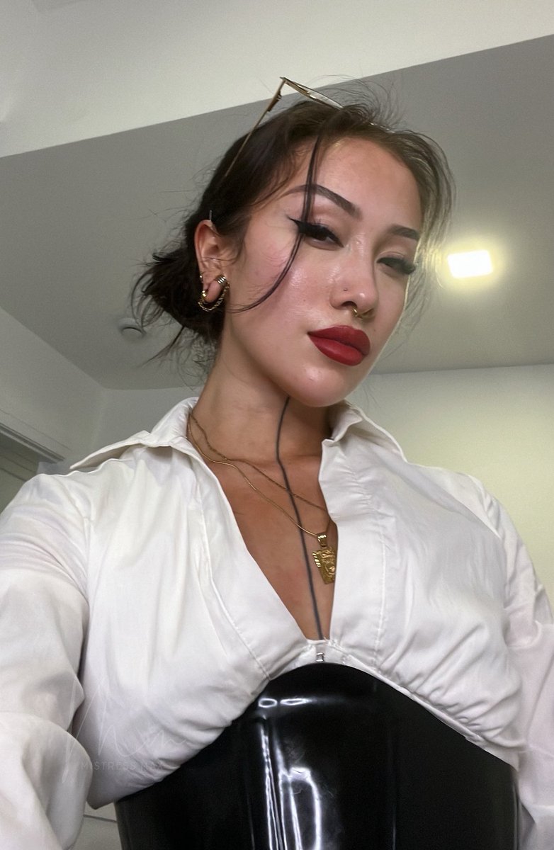 mixtressmax's tweet photo. How I look when I’m about to steal your gf https://t.co/abhNpGmO2T