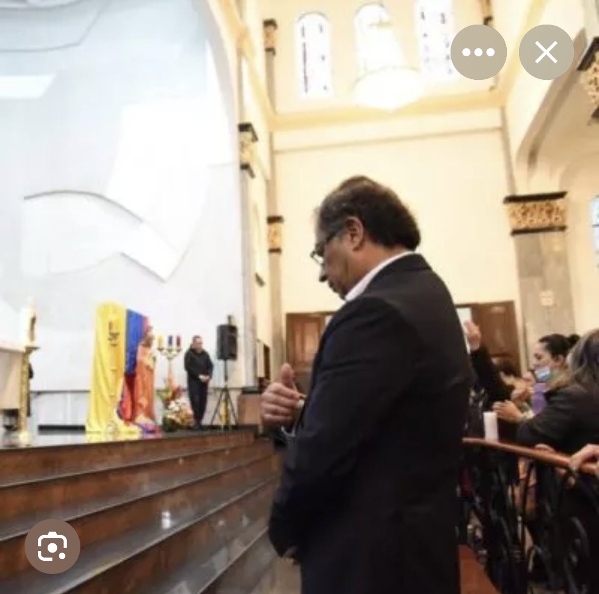 vlasoscuro's tweet photo. Lo mismo que opino de esto. Que viva la libertad de cultos. https://t.co/Lvl7fTMx4D