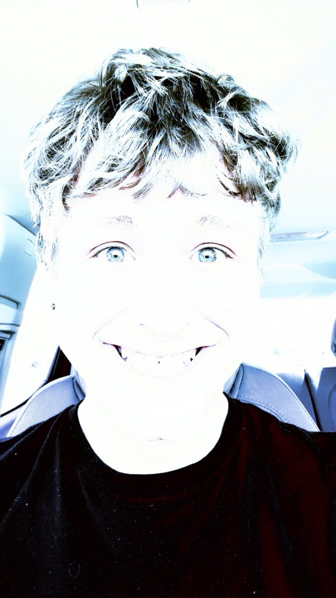 vurmillion's tweet photo. jeff the killer: go to sleep, i am kill you (lame)

jeff the lover: https://t.co/hUHqrMGDgm