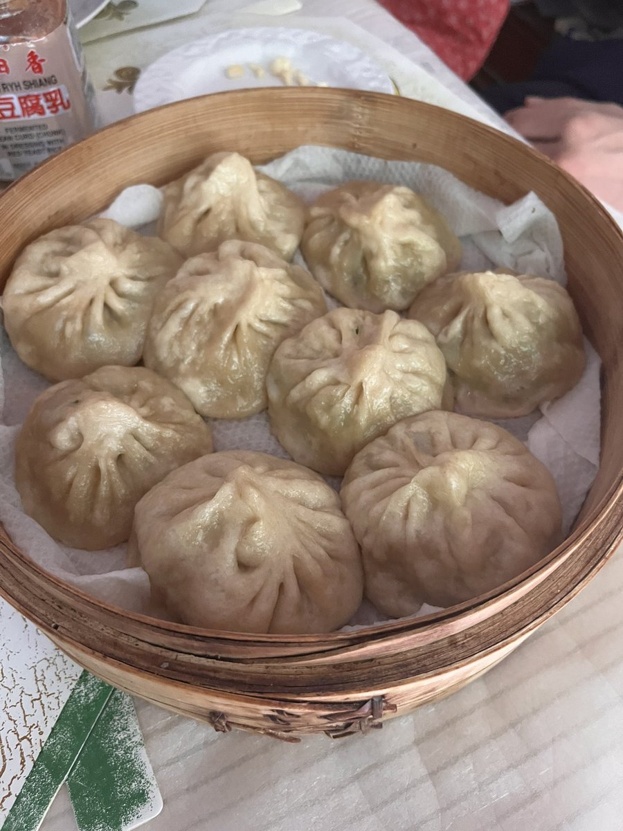 kappy805's tweet photo. omad courtesy of my grandparents ! pork-zucchini steamed dumplings (~70kcal ea. without dipping sauce). had 6 of them :0 https://t.co/rMXD4oFtaA