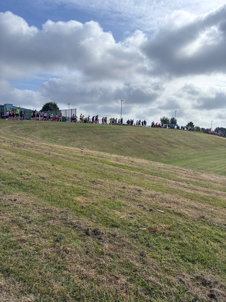 colinglenprkrun's tweet photo. Maith thú do gach duine a ghlac páirt i 5k &amp; 10k an Fhéile inniu. Go raibh maith agat lenár gcara Fiona McCrystal as na grianghraif den scoth seo de Pháirc na bhFál ina glóir uile. Cén bealach le glacadh le @FeileBelfast &amp; tús a chur le Fleadh Cheoil na hÉireann 2026 👏🏻 👏🏻 https://t.co/knSWPFvuq5