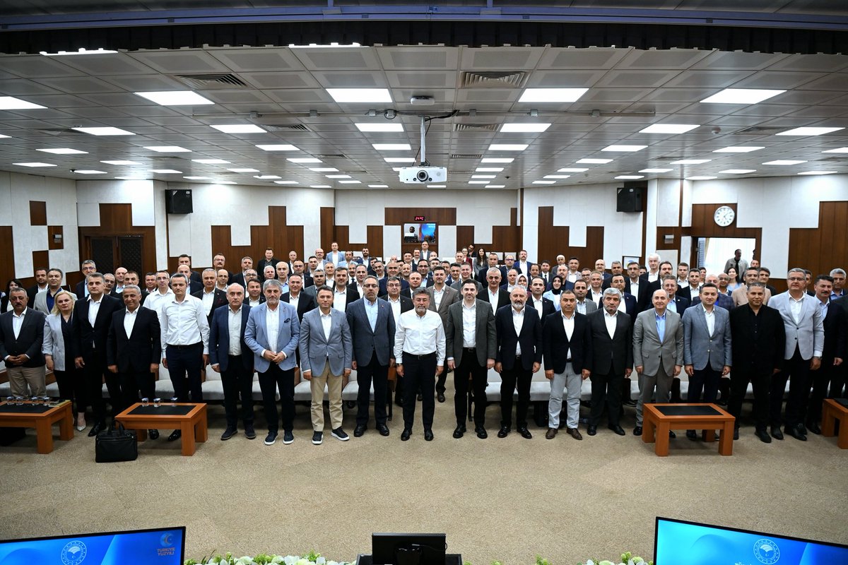 muglatarim's tweet photo. 📍İl Tarım ve Orman Müdürleri Koordinasyon Toplantısı Gerçekleştirildi.

@TCTarim Bakanımız Sayın @ibrahimyumakli başkanlığında Ankara'da düzenlenen İl Tarım ve Orman Müdürleri Koordinasyon Toplantısı'na, @muglatarim Müdürümüz Seyfettin Baydar katılım sağladı.

@tcmuglavaliligi https://t.co/ow4ohAy3g2
