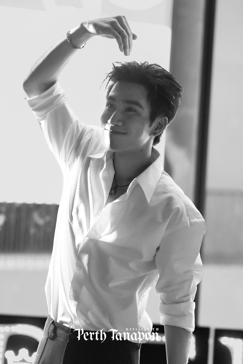 PerthOfficialTH's tweet photo. สำหรับเหตุการณ์ที่เกิดขึ้นวันนี้ อาจจะก่อให้เกิดอันตรายต่อทั้งตัวพี่เพิร์ธและผู้คนรอบข้างได้ รักพี่เพิร์ธ ช่วยกันเซฟพี่เพิร์ธกันด้วยนะครับ ขอบคุณทุกคนมากๆเลยนะครับ 🖤

PSD MOGULARRIVAL FS26

#งานมหกรรมนิยายนานาชาติ2026xPerthSanta
#PerthTanapon #KDPPE https://t.co/wDvbGFoEbm