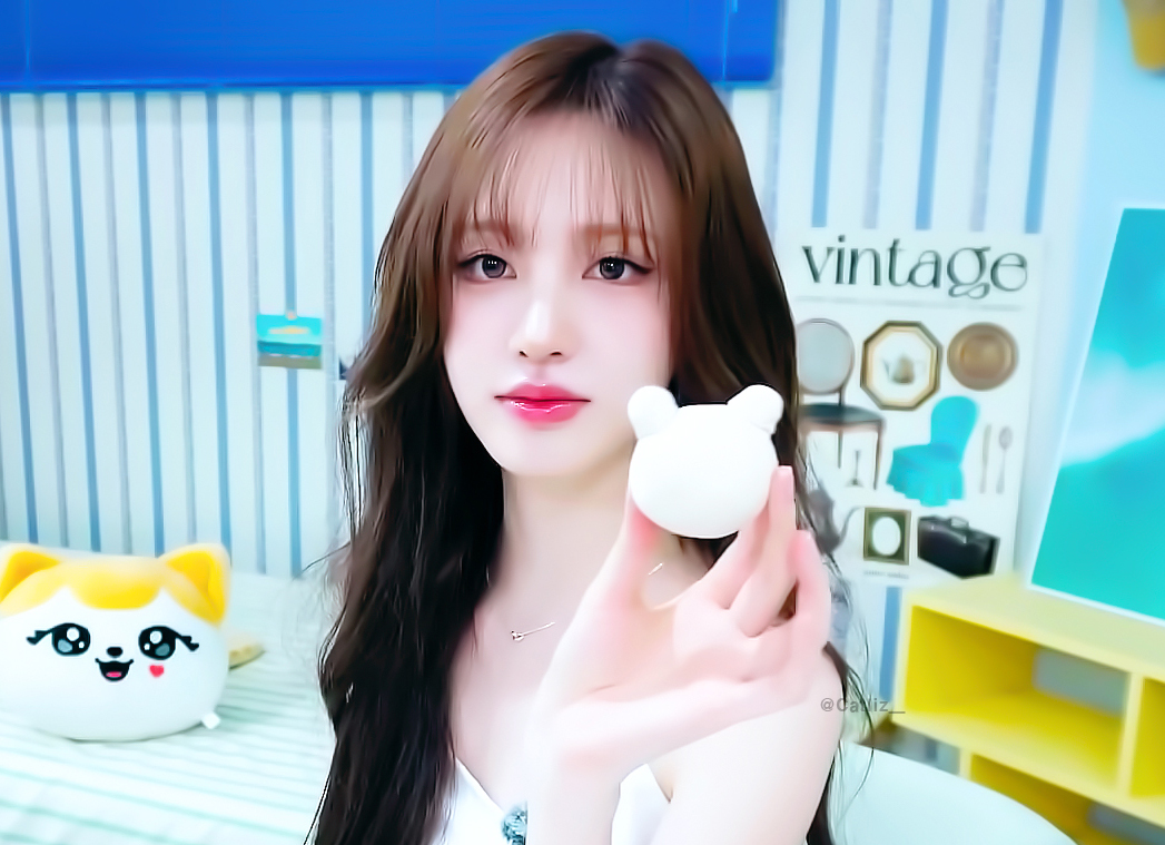 Catliz__'s tweet photo. 260802 #리즈 https://t.co/b863NCYqCE