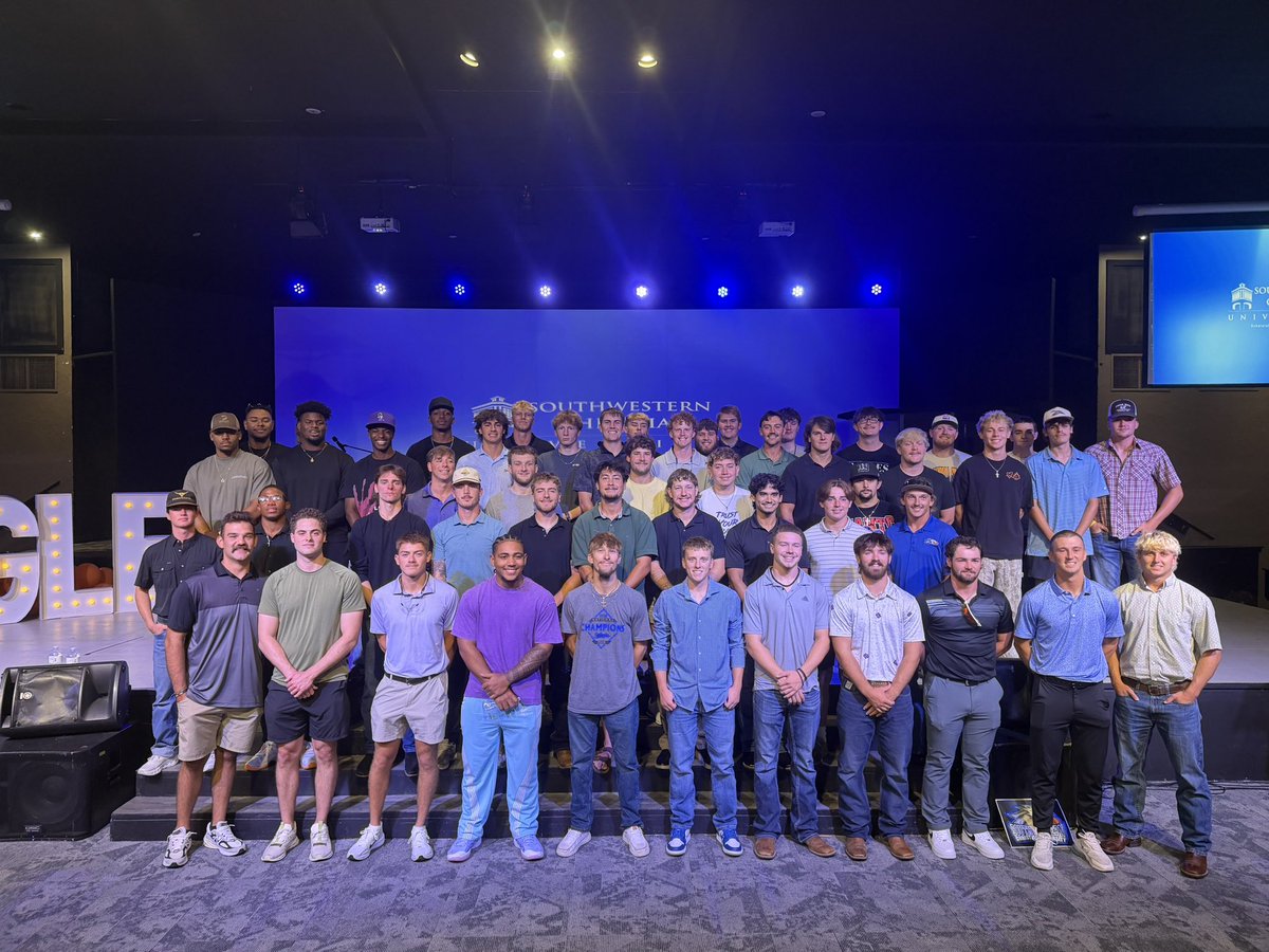 SCUBaseball's tweet photo. Thankful to our Head Coach for leading today’s message!

Write it. Think it. Confess it. Until you BELIEVE it.

#playhardhonorGod
#KingChasing https://t.co/VT5P1XjIZU
