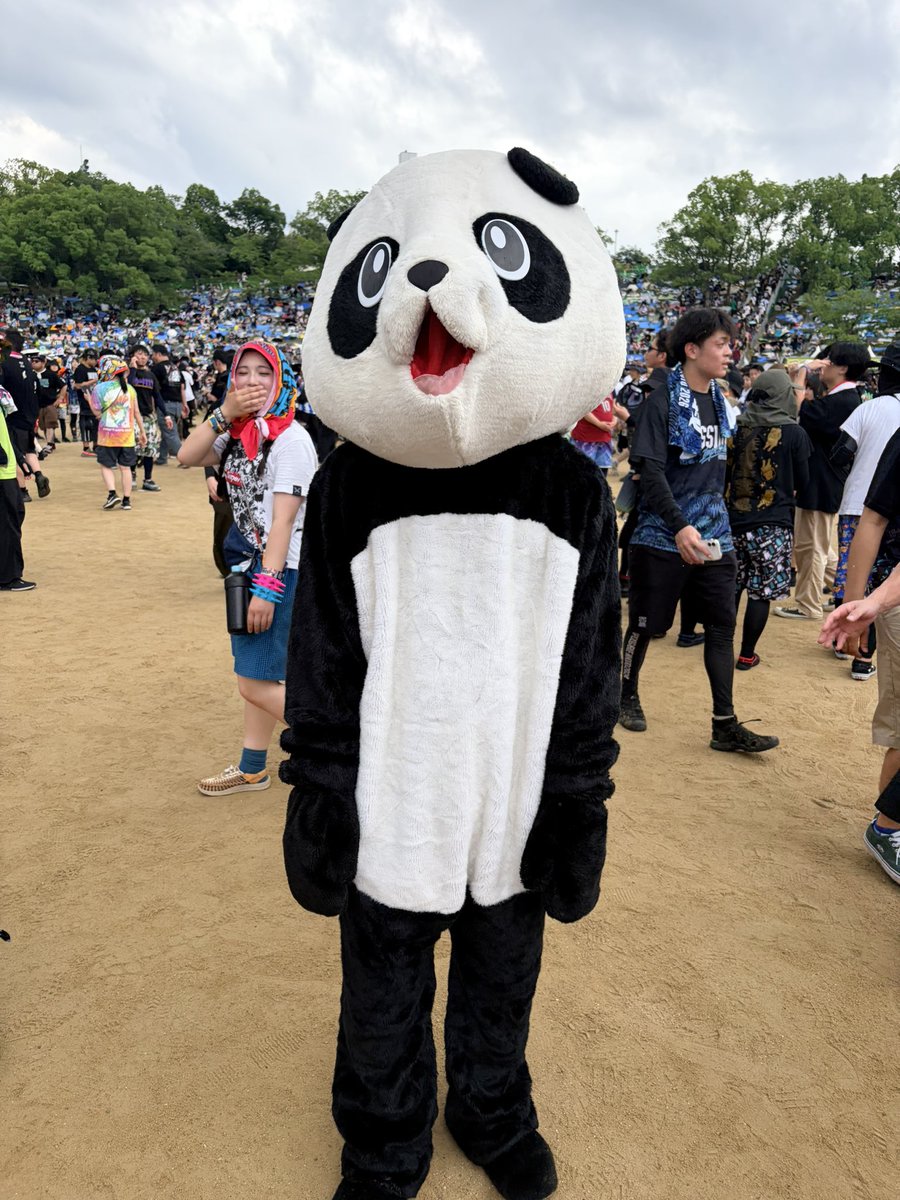 s_ookb's tweet photo. ろくな計画も立てずに新居契約したもんで、荷物の運び出しが少しづつやし、絶対にすぐに買うべきものとそう出ないものの順番が逆転しておりますが、実はひっそりと生きとります。7月の生存記録
1.バンジー(3月以来人生2度目)
2.3.京都大作戦
4.ゴリラパンクライオット https://t.co/8YNbVwOwrK