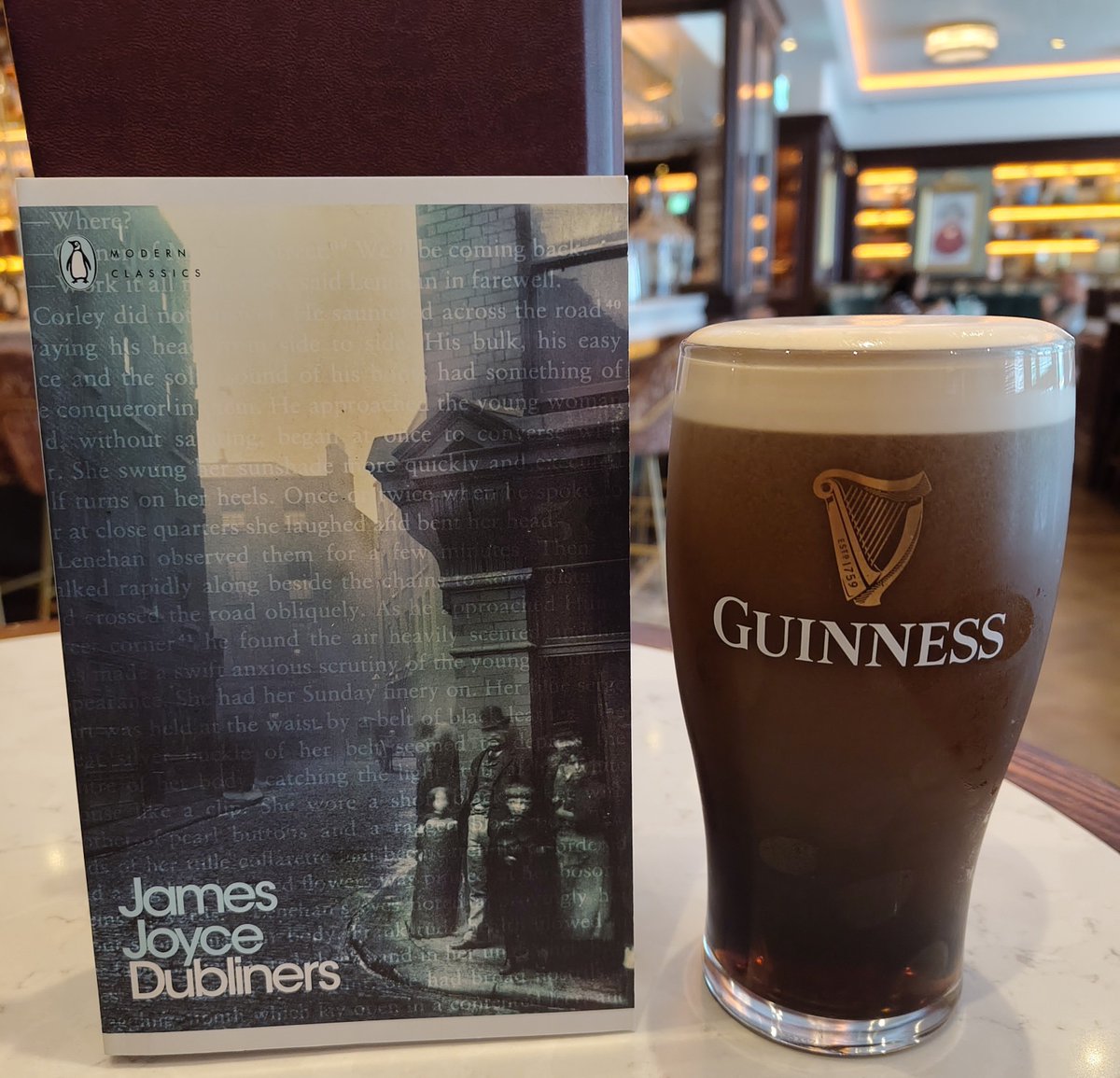 tranquilleks's tweet photo. When in Dublin... https://t.co/x1eCPRTZNq