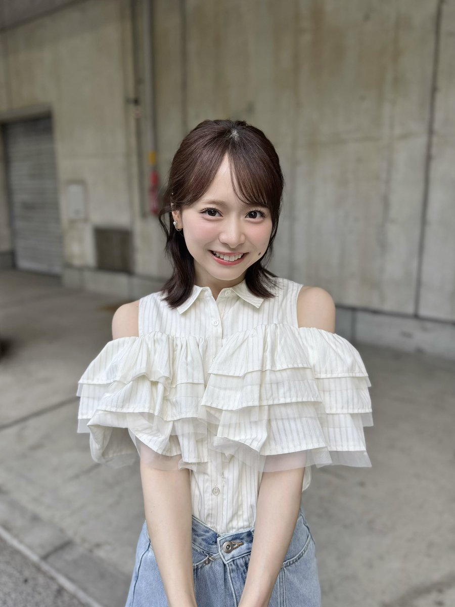 Kuranoo_Narumi_'s tweet photo. 握手会2日目🤝
ありがとうございました…！

たくさんの方が会いに来てくださり、
この2日間、地元・熊本への温かい励ましの言葉も数多くいただきました。

自分にできることは限られていますが、
少しでも多くの方に元気や勇気を届けられる存在になれるよう、これからも頑張ります。
 #AKBが好きish https://t.co/j5N4uyaSTi