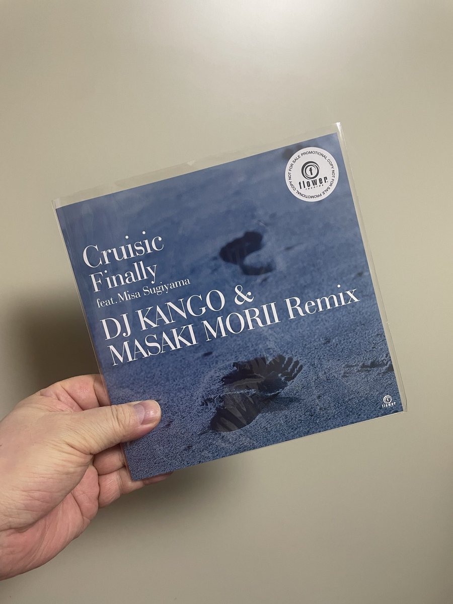 djkojinakamura's tweet photo. 8/5発売！
CruisicによるKing Of TomorrowのカバーをDJ KANGO＆MASAKI MORIIがアフロハウスにリミックス。A面の心地よさもさることながら、個人的にはB面のパーカッシブなDUB MIXが熱いダンスフロア仕様の45sです。
マイメンいつもありがとね😊 https://t.co/QOZq2sskmT