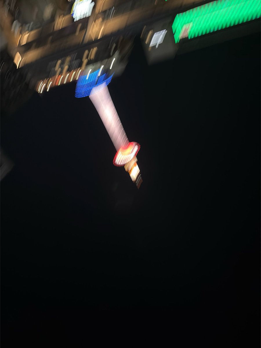 Deisuikuma's tweet photo. よねもんはちゃんと送った。
ハッピーエンドもバッドエンドもその先を見たくなる。
なんか気のせいかも知れないけど京都タワーが逆さまに見える。。。 https://t.co/dPpRfmMqVw