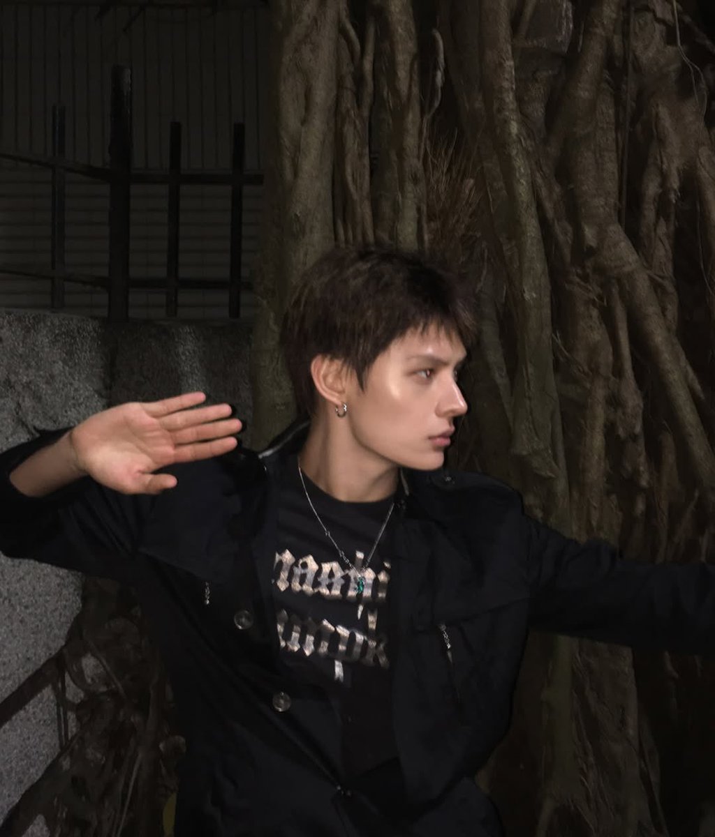 chaoyufm's tweet photo. thinking about this james https://t.co/7PYEt3hVvW