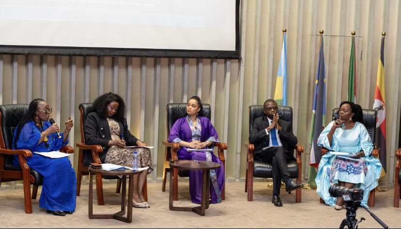 CeceMaloka2's tweet photo. @afiamama a participé aux ateliers techniques de la #JIFA2026, autour des droits, du leadership, de l’autonomisation des femmes et de la lutte contre les VBG. Ensemble, œuvrons pour un développement inclusif et durable. ✊🏾

#AFIAMAMAASBL #FemmesAfricaines https://t.co/iJCcxbhU62