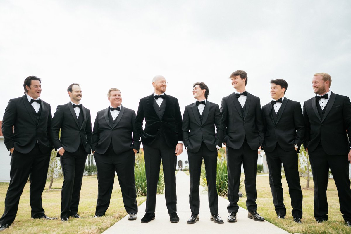 covenantpicture's tweet photo. Love isn't about finding the perfect person; it's about seeing an imperfect person perfectly. In every vow exchanged, a promise of forever unfolds.

#HoustonWeddings #AustinBrides #SanAntonioLove #covenantpictures https://t.co/YNOaZf0jko
