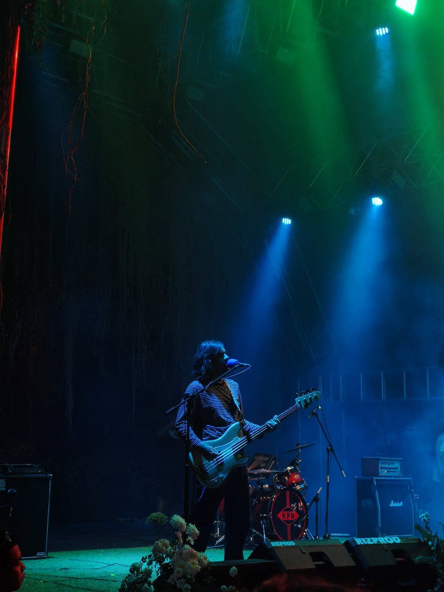 kitonggg's tweet photo. Ali but only guitar &amp; bass. https://t.co/4Ne8nKbW6m