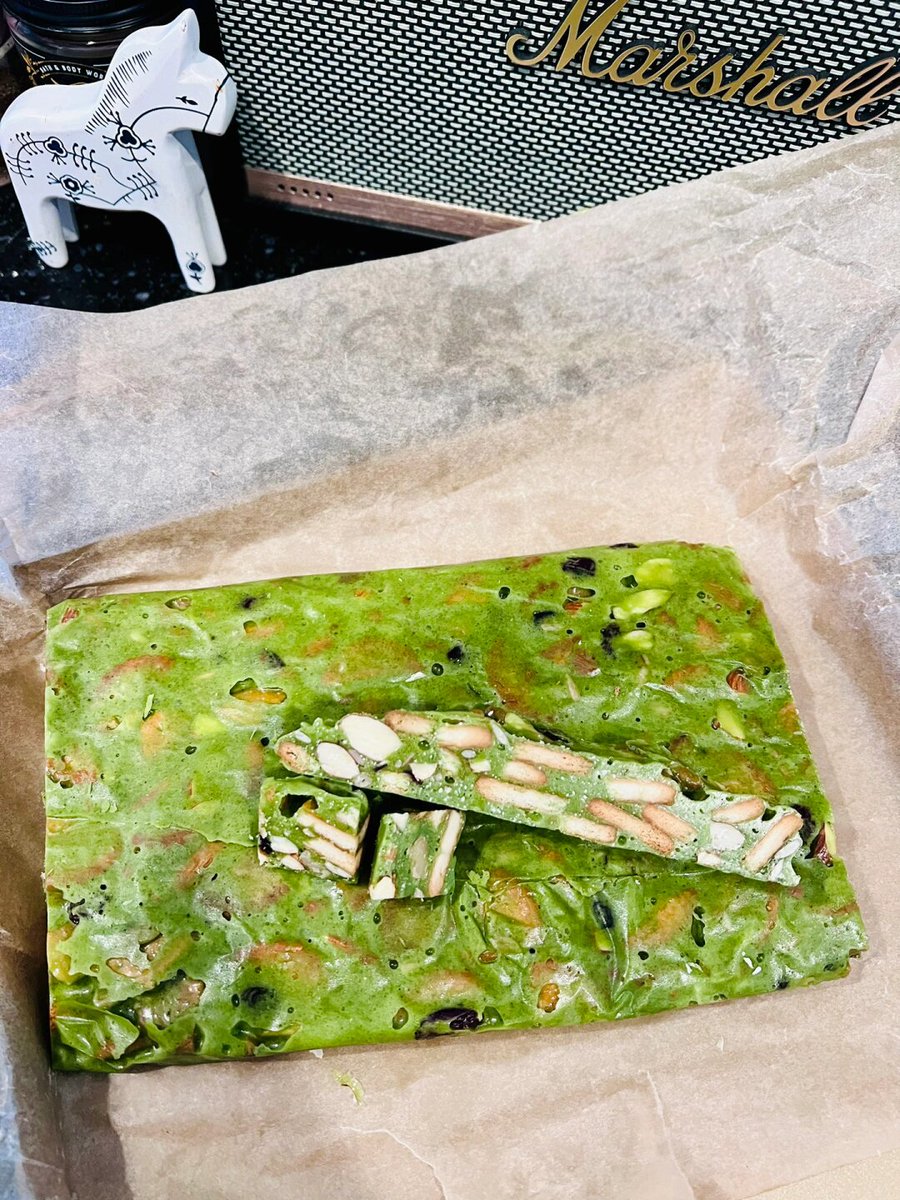 EdytheBrundhv's tweet photo. Just grabbed a warm matcha scone with a side of creamy oat latte—my 3pm slay buster just hit different https://t.co/zUCsh21VS2