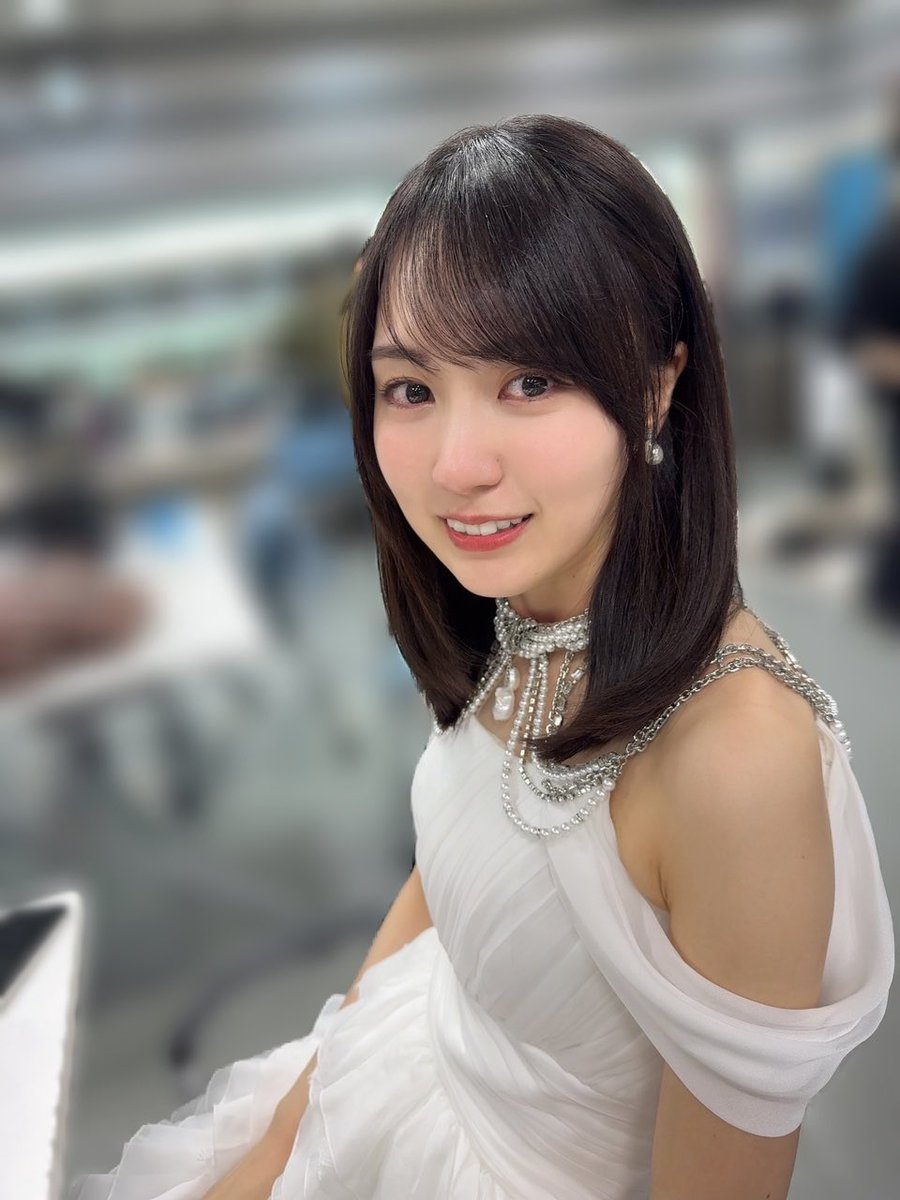 N100years's tweet photo. 弓木奈於・沈黙の金曜日26/7/31
かっきーの優しさについて

(スタジオを間違えて遅刻し、落ち込んでいたら)
賀喜遥香がね、隣に来てくれて。「どうした？」って。「サンリオピューロランドでも行くか？」って。

「奈於は多分、キャパシティいっぱいいっぱいになっちゃってるんだよ、今」って言って。「そんな気にしない方がいいよ」って。

いつだって優しいんです。あの人にもキャパシティってものがある。あの人だって泣きたい夜だってあったんですよ。
でも、私に寄り添って、「ピューロランド行こう」って。「1時間弱で行けるってよ」って。

#弓木奈於
#賀喜遥香
#やねんズ