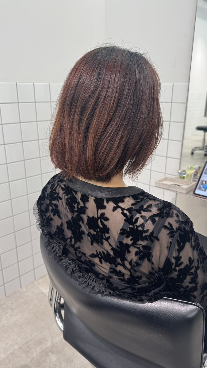 riho_work's tweet photo. お客様Photo✂️

予約時に「普段は人見知りですが、同じらばっぱーとして親近感が湧いて」と、とても嬉しいメッセージをくださっていたご新規様✨

結婚式参列用ヘアセットさせていただきました

肩上ボブでもアップ風にできます🫶🏻
ご相談ください🧡

#大阪ヘアメイク
#梅田ヘアセット
#ヘアアレンジ https://t.co/07rxfl9dry