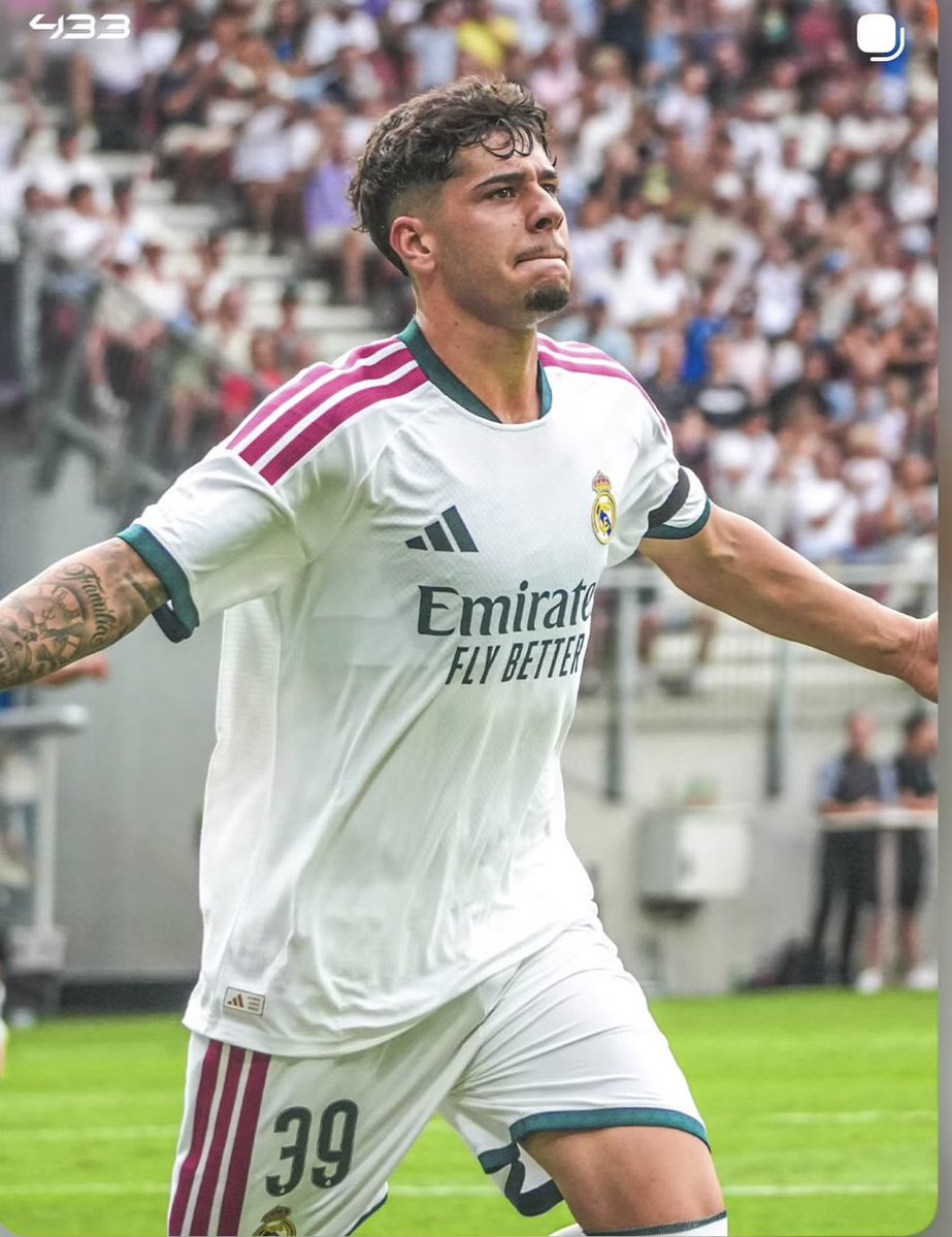 joaqui7flores's tweet photo. En solo unos meses gol con el MADRID JUVENIL,MADRID C,CASTILLA y ahora con el PRIMER EQUIPO😍nada mas k decir……ole tus huevos🦇⚽️ https://t.co/t39Zj9DZ8w