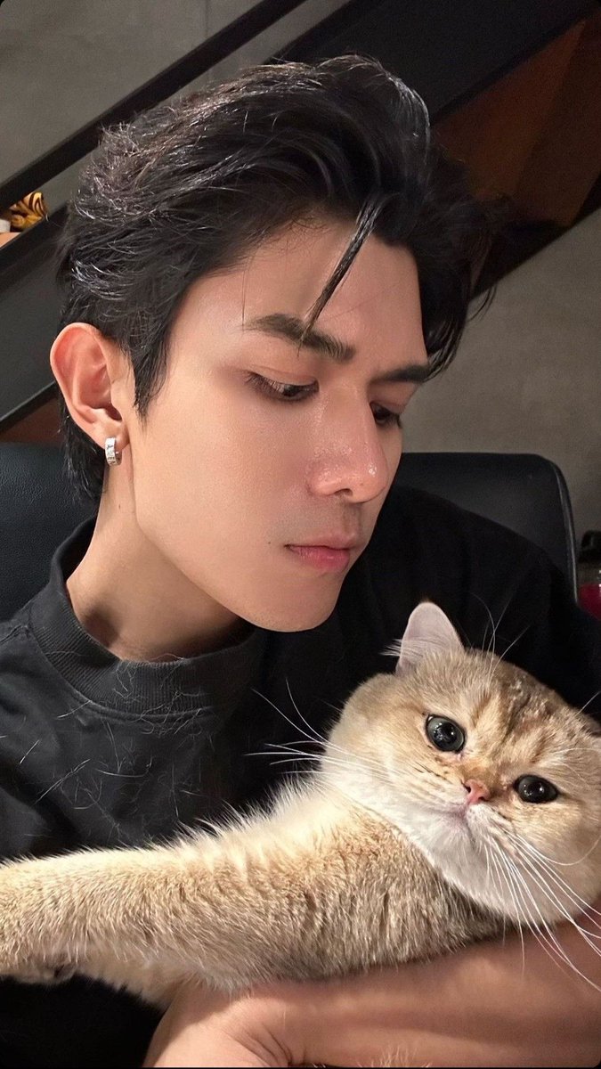 nongNETSIRA's tweet photo. @nongMSANA Meong planga plongo. https://t.co/bXsDYXq6Ue
