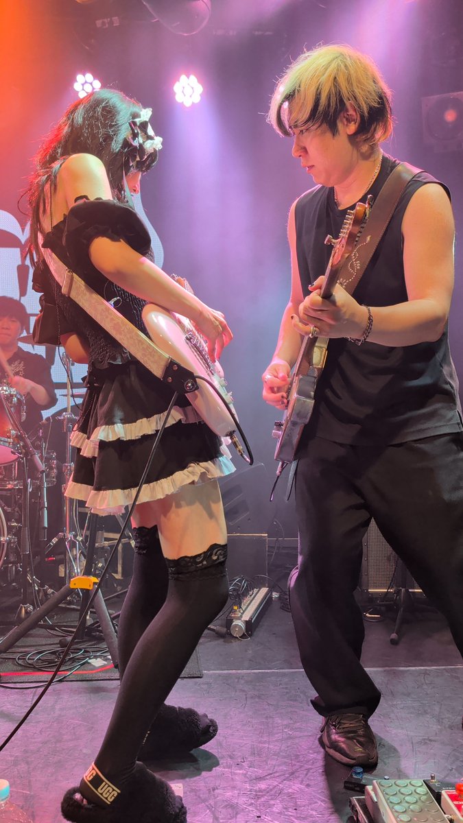 LEAFcoron's tweet photo. まずはカッコいい2人を上げときます🎸🎸
今日は自由な感じがすごく好きでした🌻
2026年8月2日。夏の思い出。
#藤田恵名Band
#渋谷GRIT https://t.co/ybSWWCzdEV