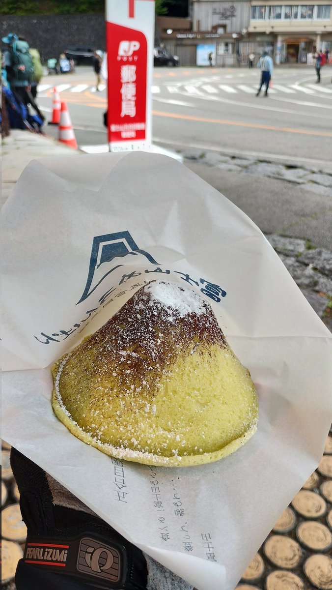481JJ's tweet photo. 富士山全景は見えず。
下り始めて2合目まで雨に降られてずぶ濡れでしたが、駐車場に雨は無く一人おかしな状態でした。
見かけた自転車は二十台ほと、五合目の観光客はお驚くほど少なかったです。 https://t.co/L9vwUxOnXQ