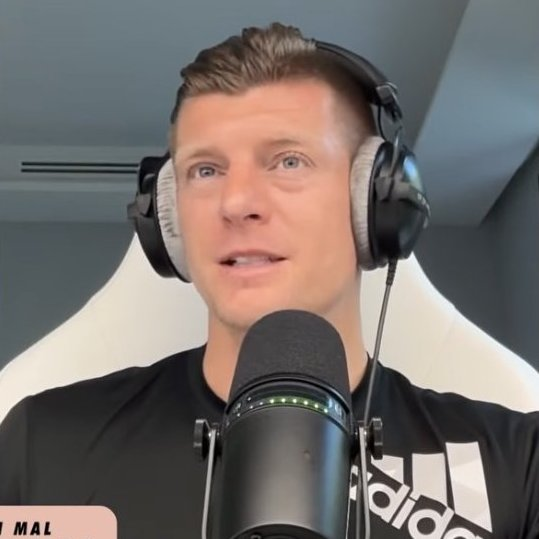 leuropefootball's tweet photo. 🗣️🇩🇪 Toni Kroos: "Vinicius bugüne kadar yaptıklarıyla bir Real Madrid efsanesi oldu bile.

Buradaki hikayesinin bu şekilde bitmesi doğru olmaz. Eminim görüşmeler devam ediyordur ancak iki taraf da aynı şeyi istiyorsa bir çözüm bulacaklardır. 

Ne olursa olsun onun çok daha uzun yıllar kulüpte kalmasını istiyorum. Bu süreç bu kadar uzamamalıydı."